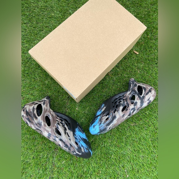 Yeezy Foam Rnnr ‘MX Cinder’ Men’s - Picture 1 of 1